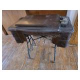 WHITE ROTARY SEWING MACHINE WITH MOTOR ON CAST