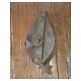 VINTAGE CAST IRON SINGLE SHEAVE PULLEY