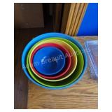 NESTING COLORFUL PLASTIC MIXING BOWLS SET OF