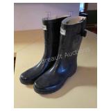 NAVY BLUE WOMENS RAIN BOOTS SIZE 8 WITH WINGS