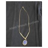 14KT GOLD NECKLACE WITH 12KT GOLD LAPIS LAZULI
