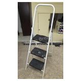 White Metal 3 Step Ladder