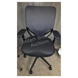 Black Mesh Office Chair Rolling