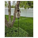 Decorative birdhouse and pole