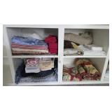 Miscellaneous tablecloths, placemats