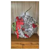 Pinecone Christmas Wreath Red Green