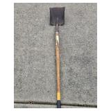 Flat nose shovel