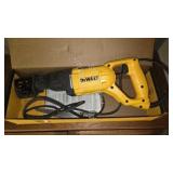 DeWalt DWE304 Reciprocating Saw