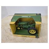 ERTL JOHN DEERE 1938 MODEL A DIECAST 1/16 SCALE