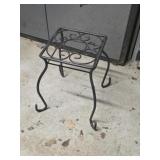 VINTAGE WROUGHT METAL DECORATIVE PLANT STAND