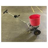 Earthway Ev-N-SPRED
