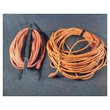 2 Extensions Cords