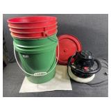 Craftsman buffer , 2 five gallon buckets