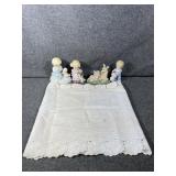 Antique porcelain decor & table placement mat