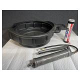 Lg Oil Pan, Grease gun and full grease container