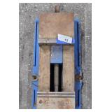 Newer Kurt 6" Machine Vise