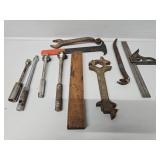 Ratchets, Small Crowbar, Level and More