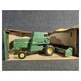 ERTL John Deere Titan Combine