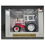 SpecCast 1:16 Lafayette Farm Toy Show Oliver 1855