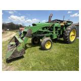 John Deere 4020 w/ Loader Bucket
