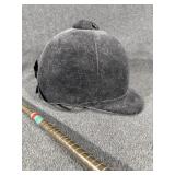 Hunt cap, riding crop