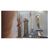 Christmas sign, 2x Christmas shovels, saw,