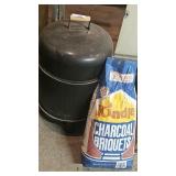 Smoker, charcoal 20 lb bag