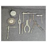 Chain, drill brushes