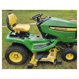 John Deere X324 Lawn Tractor