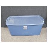 Tote with Radio and Speakers