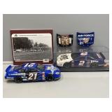 1:24 NASCAR Rusty W & Sadler, 2 Hoods,