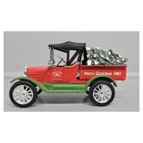 1918 ERTL John Deere Christmas Truck