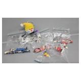 Redwings lego, mini pieces, snoopy and Woodstock,