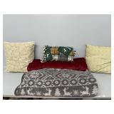 Blankets and Decorative Pillows