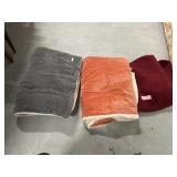 Heated Throw Blankets(2) , Char Cover