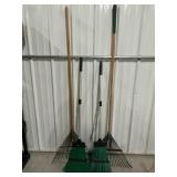 Lawn Rake(2), Push Broom(2)