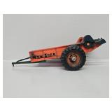 New Idea 1:16 Toy Spreader Agricultural Die-cast