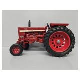 1:16 Custom International Harvester Farmall #544