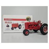 ERTL 1:16 IH McCormick Farmall Super M
