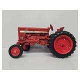 ERTL 1:16 International Harvester #544 Wide Front