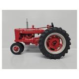ERTL 1:16 I.H. Farmall M Die-cast Tractor