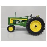 ERTL 1:16 John Deere 520 Die-cast Tractor