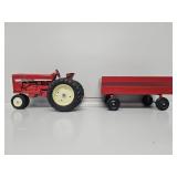 ERTL 1:16 I.H. 544 With Grain Wagon Die-cast