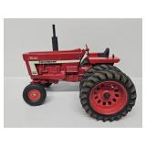 ERTL 1:16 I. W. Farmall 706 Tractor