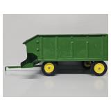 1:16 John Deere Chuck Wagon