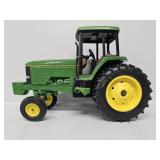 ERTL 1:16 John Deere 7600 2WD Tractor