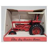 ERTL 1:16 IH Farmall 706 Diesel Narrow Front