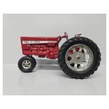 1:16 Carter Tru-Scale 890 International Harvester