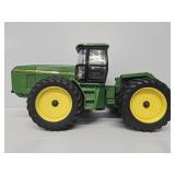 1:16 John Deere 8870 4WD