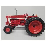 ERTL 1:16 Custom I.H. #1566 W/Duals